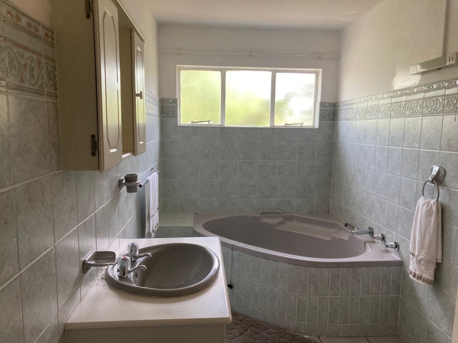 9 Bedroom Property for Sale in Dale View Eastern Cape